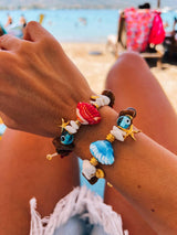 Scallop shell bracelets with wooden beads: Blue scallop